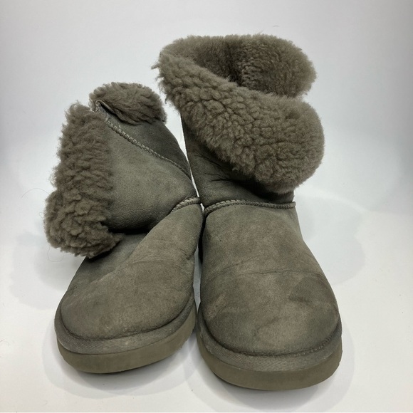 UGG Bailey Button gray suede boots size 8 - Picture 3 of 8